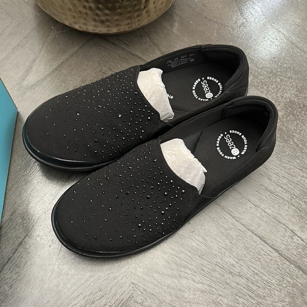 Bzees Women's Poppyseed Slip On - Picture 8 of 13
